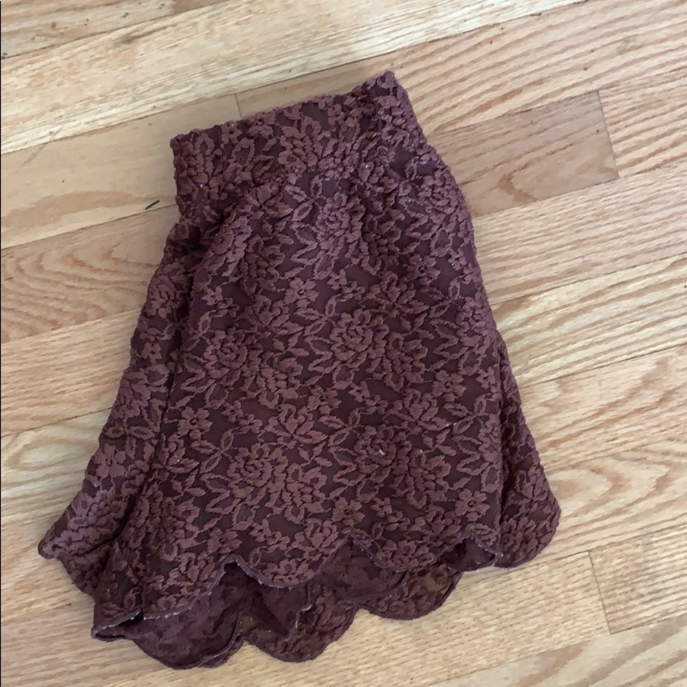 Lace scalloped shorts